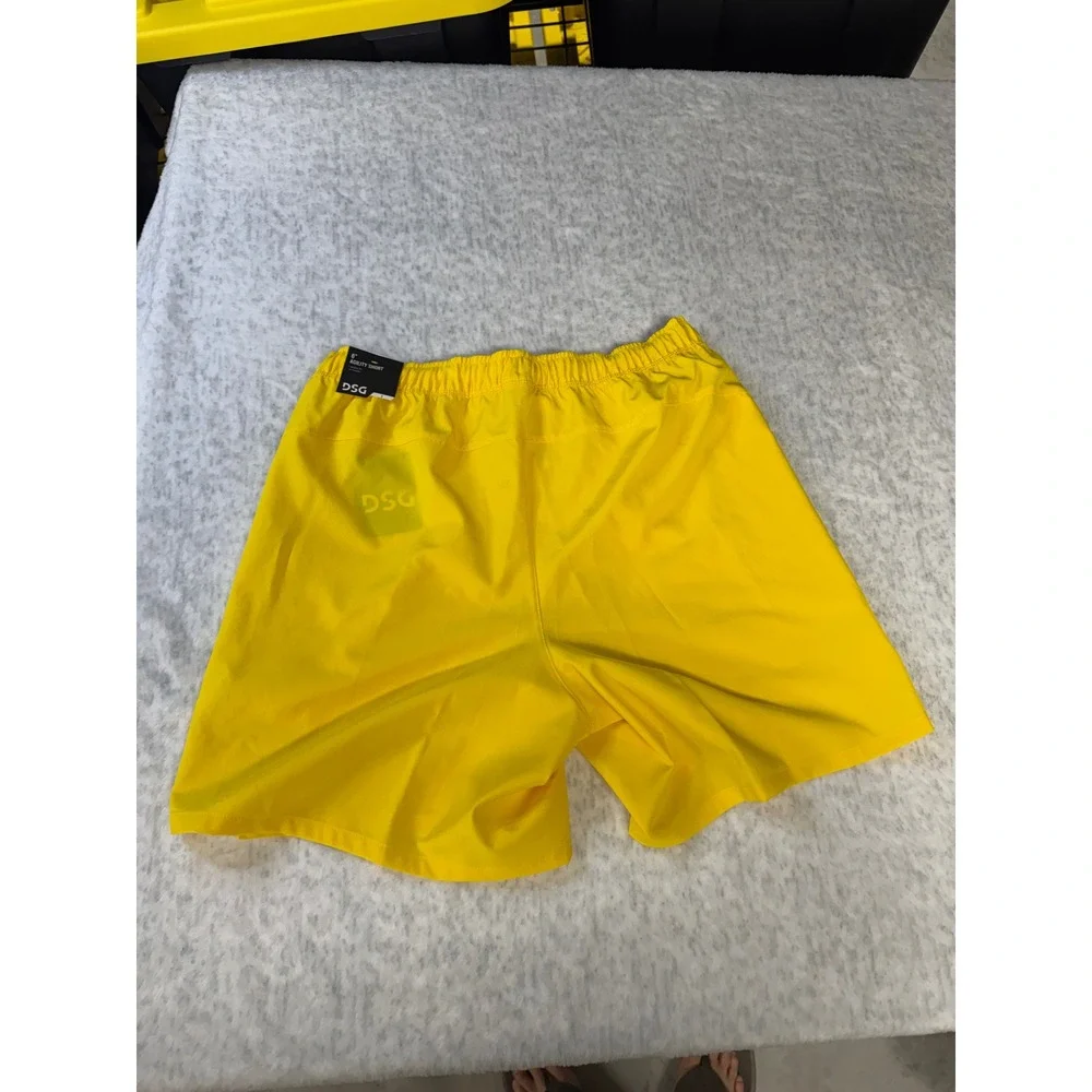 DSG Mens 6 Inch‎ Agility Short Yellow Athletic Fit Running Gym Shorts Size M NEW